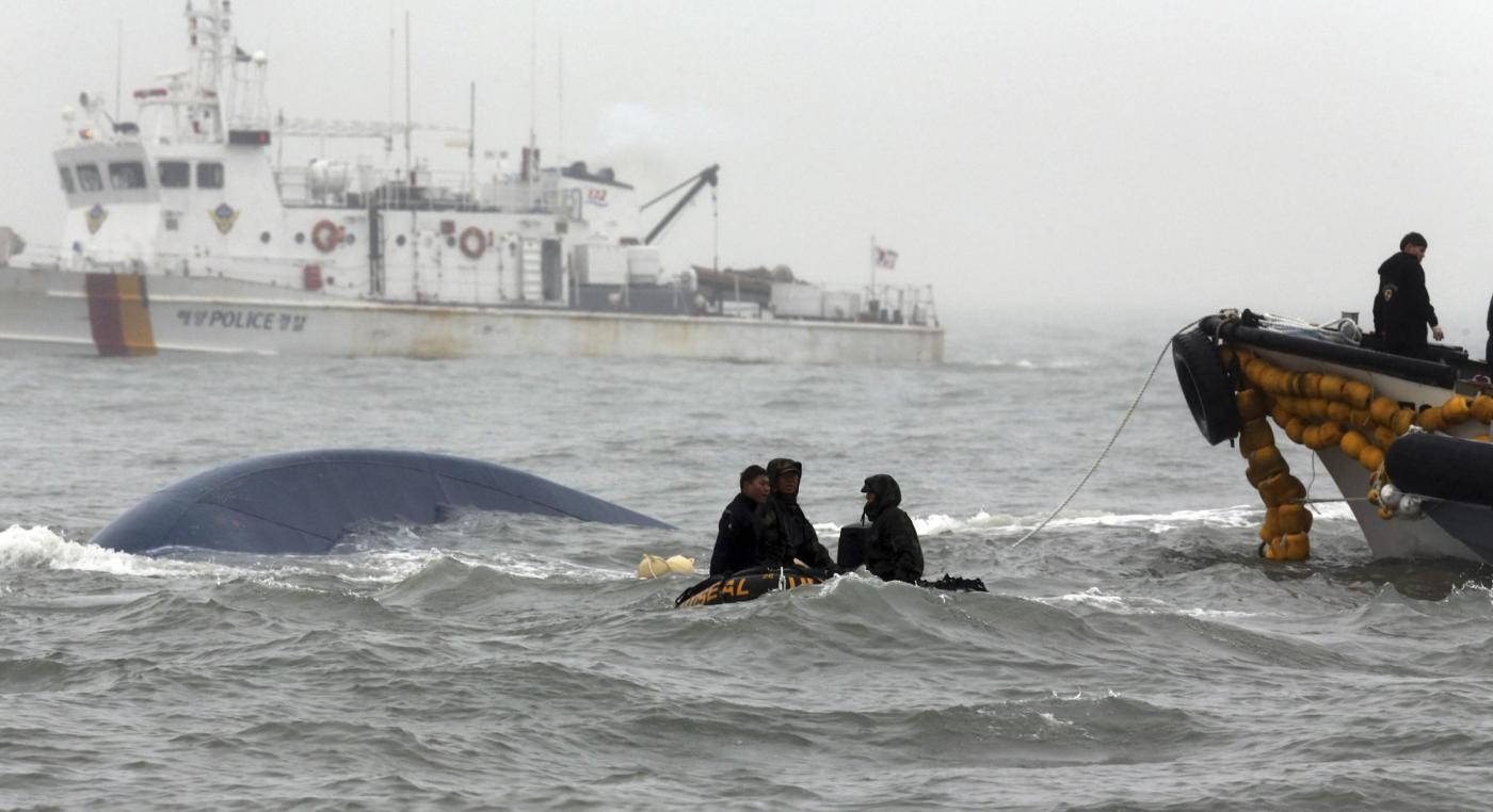 Sud Corea, sub muore in ricerca dispersi traghetto Sewol: è il secondo