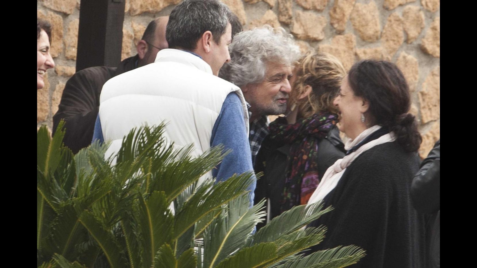 Grillo a suoi: No vita privata su social, su blog parlare solo di programmi
