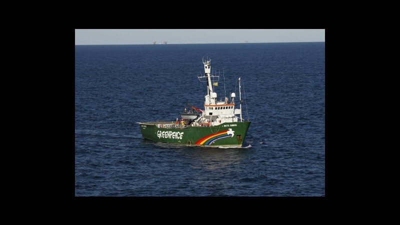 Norvegia, polizia rimuove attivisti Greenpeace da piattaforma artica