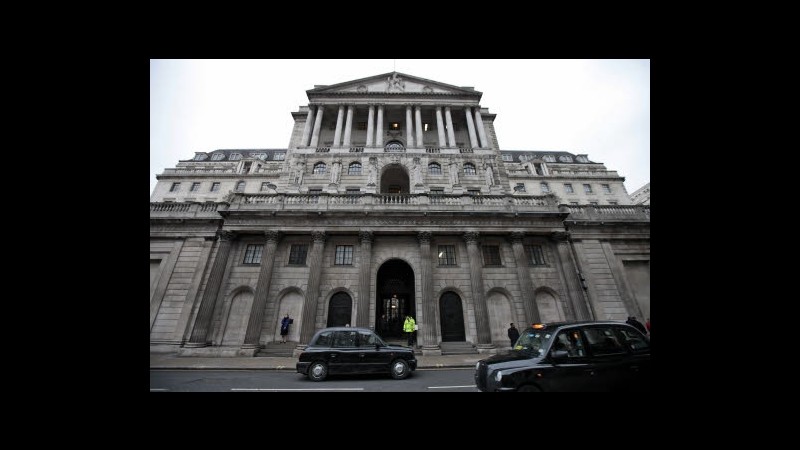 Bank of England lascia invariati tassi a 0,5%, no a nuovi stimoli