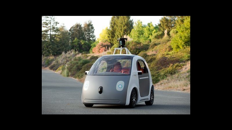 Google: Pronta l’auto che si guida da sé