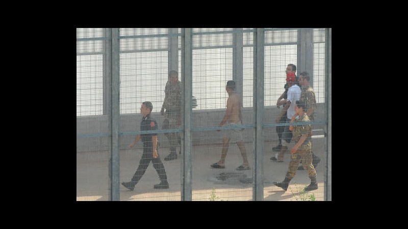 Immigrati, penalisti al Cie di milano: E’ peggio del carcere