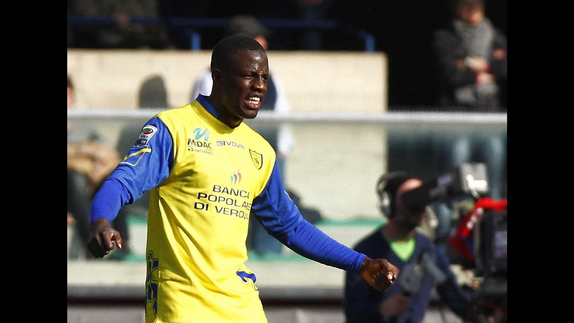 Calcio, Chievo: per Dramé forte contusione a spalla, no complicazioni