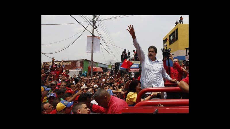 Venezuela, al via campagna elettorale: sfida Maduro-Capriles