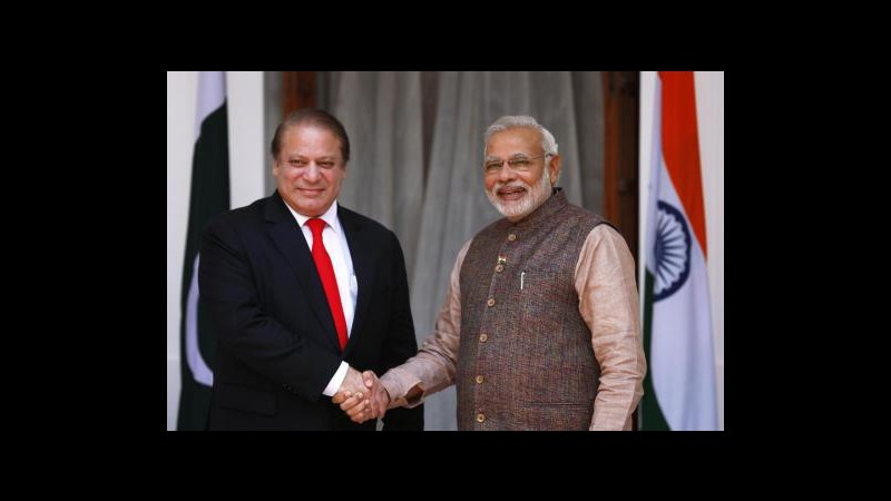 India, Modi incontra Sharif: Pakistan mantenga impegni su terrorismo