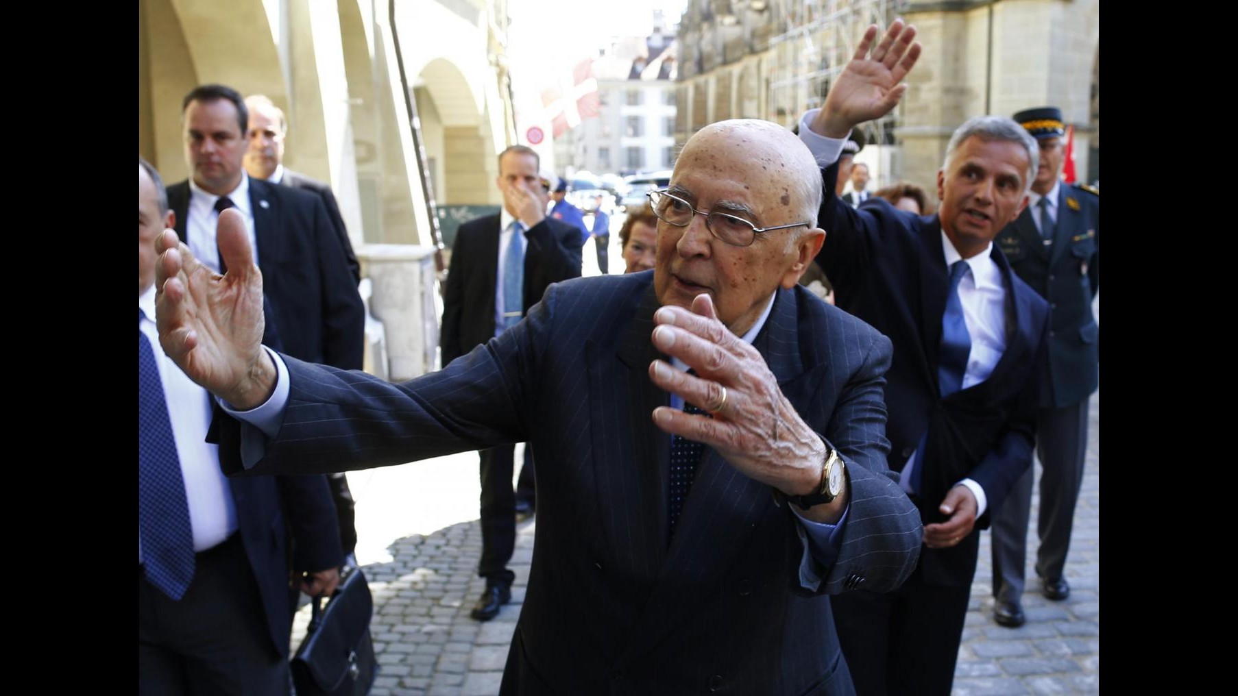 Napolitano con alunni sordi: Auspico presidente della Repubblica donna