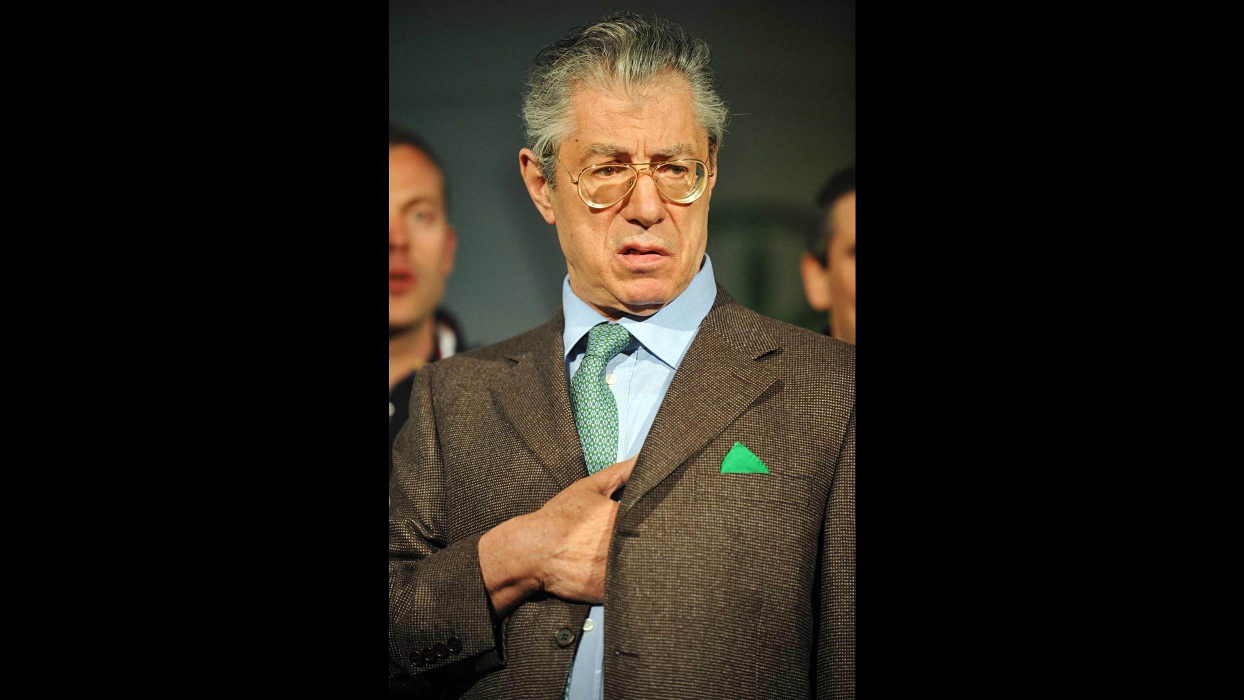 Governo, Bossi: Fiducia? Non gli faremo guerra, senza riforme in 18 mesi cade