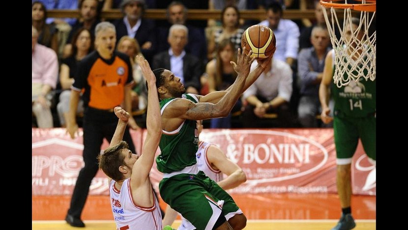 Basket, playoff Serie A: Reggio Emilia-Siena 81-85, si va alla bella