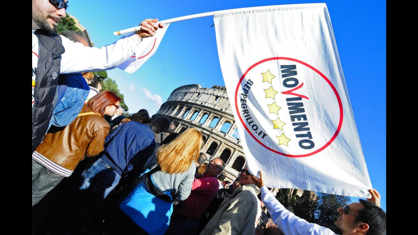 Sparatoria P.Chigi, blog Grillo: Colpa nostra? Sciacalli in opera