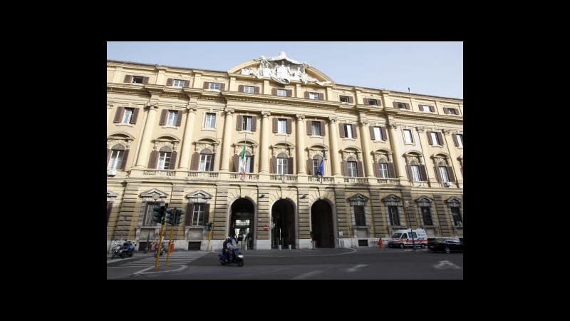 Tesoro vende tutti 6 mld Btp a 5 e 10 anni, tassi a minimi da 2010