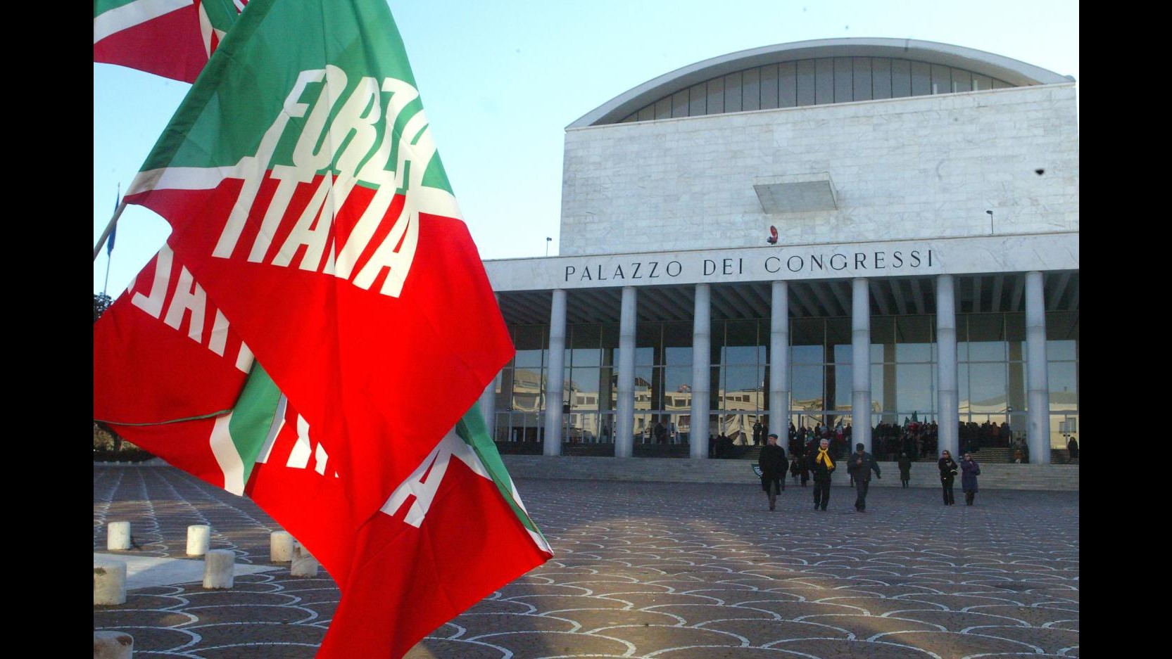 Europee, a Forza Italia 13 seggi: fuori Mastella, Zanicchi e Cecchi Paone