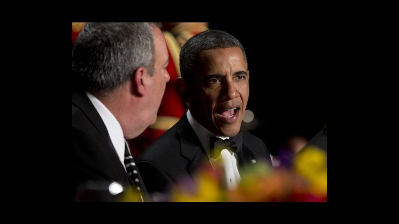 Usa, sfilata di star a cena reporter Casa Bianca, Obama con frangetta