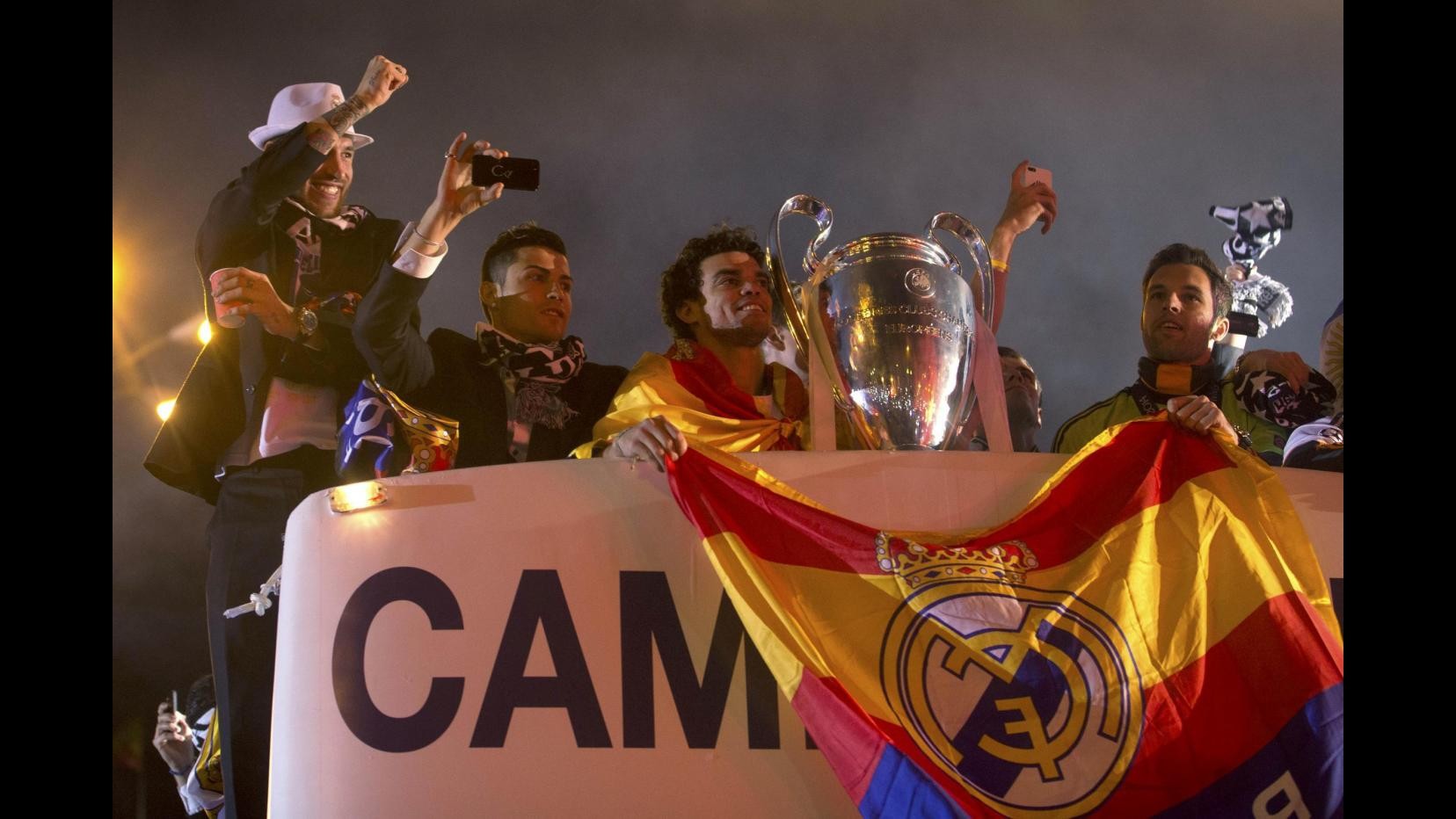 Champions: Real festeggia la Decima, in migliaia a Plaza de Cibeles. Più di 200 tifosi feriti