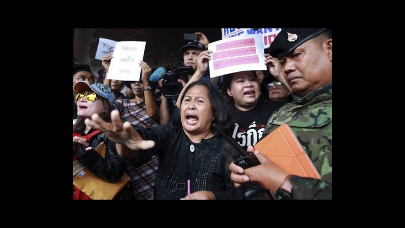 Thailandia, 500 manifestanti contro colpo Stato a Bangkok