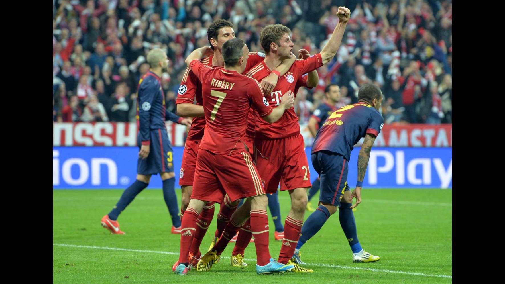 Champions League, il Bayern ipoteca la finale. Barcellona travolto 4-0