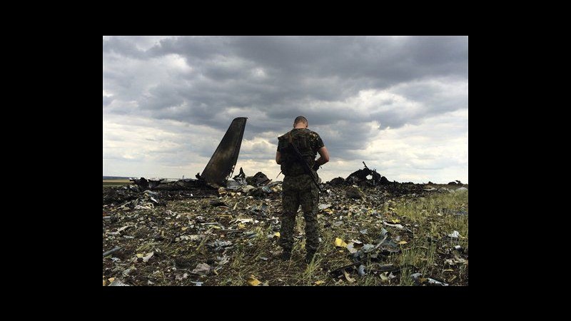 Ucraina, Poroshenko convoca incontro consiglio sicurezza, domani lutto