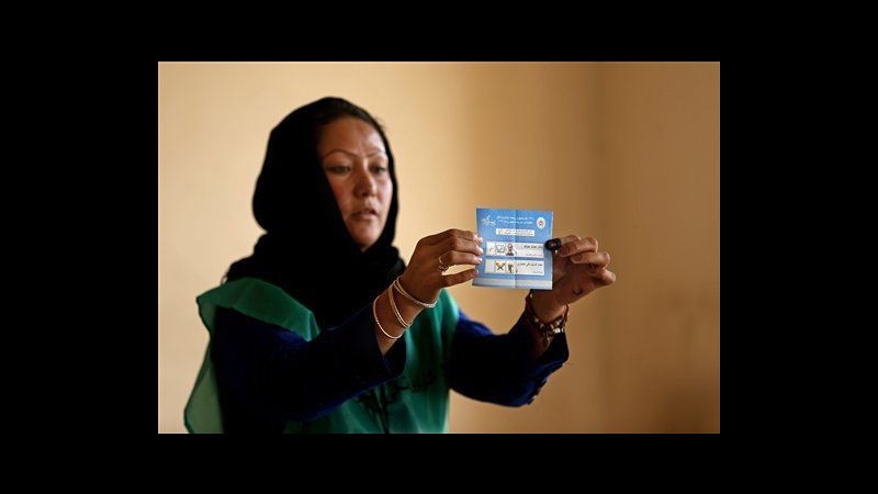 Afghanistan, ballottaggio: 47 morti, affluenza al 60%