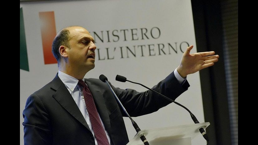 Sbarchi, Alfano: Italia non lascia sola la Sicilia. Subito task force al Viminale