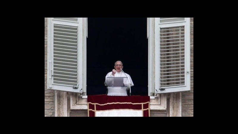 Vaticano, Papa: Non essere estranei a dolore altrui,senza paternalismo