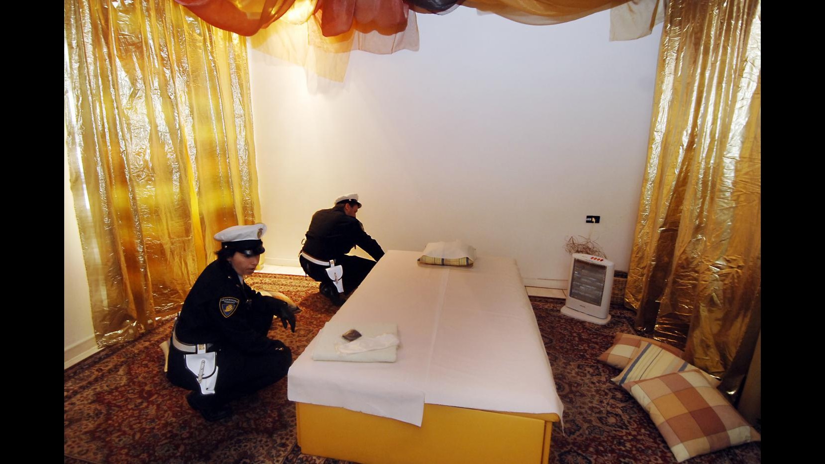 Roma, prostituzione in centri massaggi: denunciati in 7