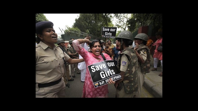 India, dopo stupro bambina proseguono proteste contro violenze