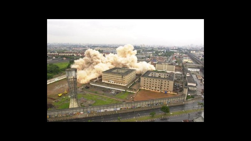 Brasile, 23 poliziotti condannati per massacro carcere di Carandiru