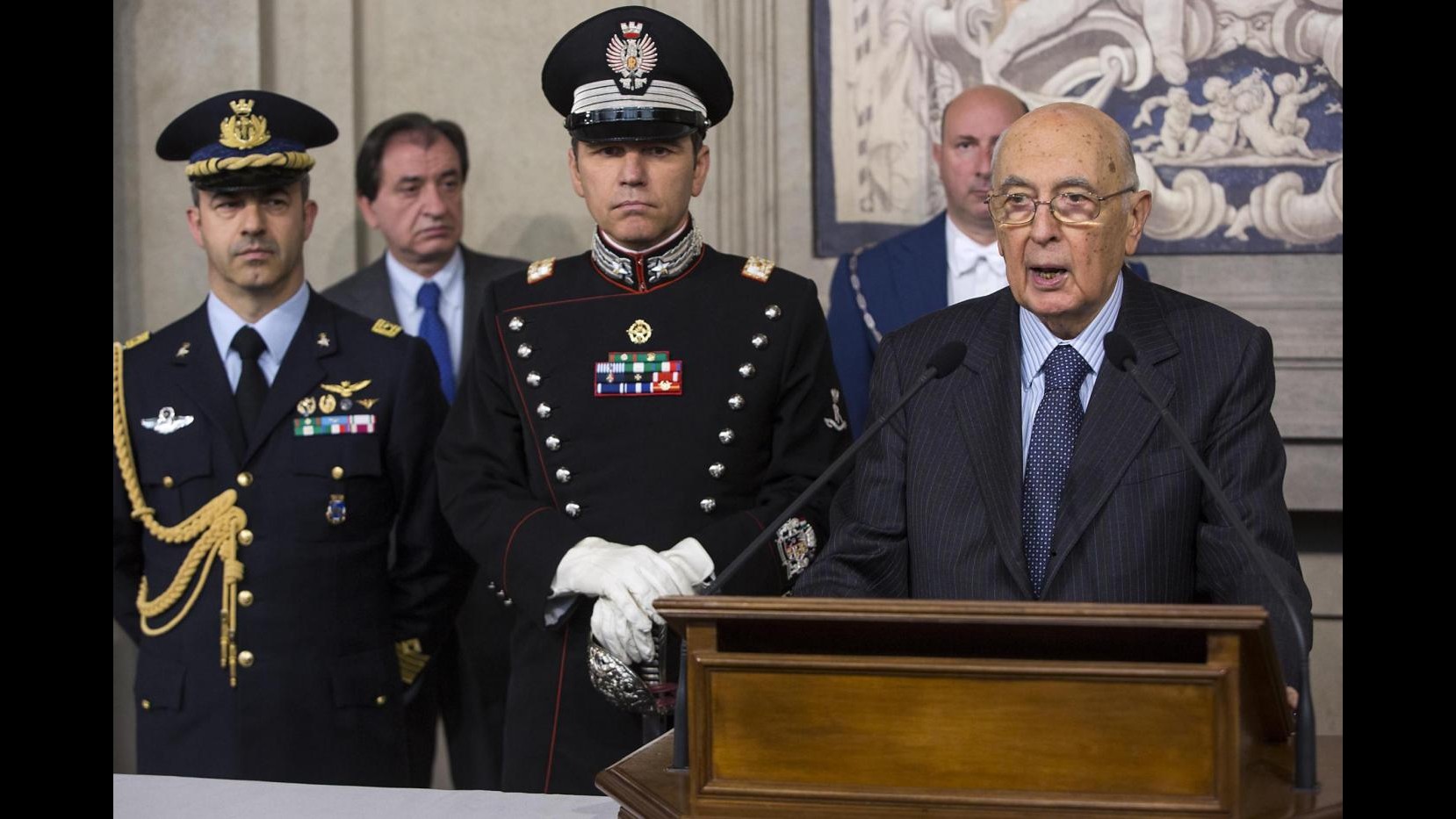 Quirinale, Napolitano accetta nuovo mandato