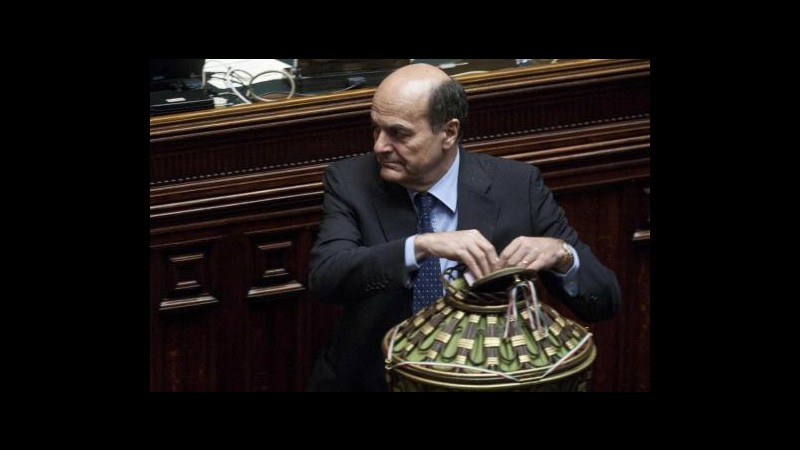 Bersani si dimette: Nel Pd uno su quattro è un traditore