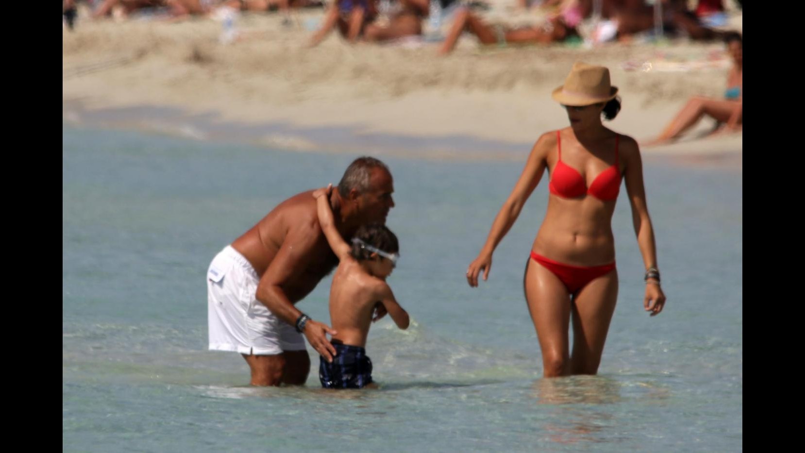 Marco Santin della Gialappa’s Band paparazzato a Formentera