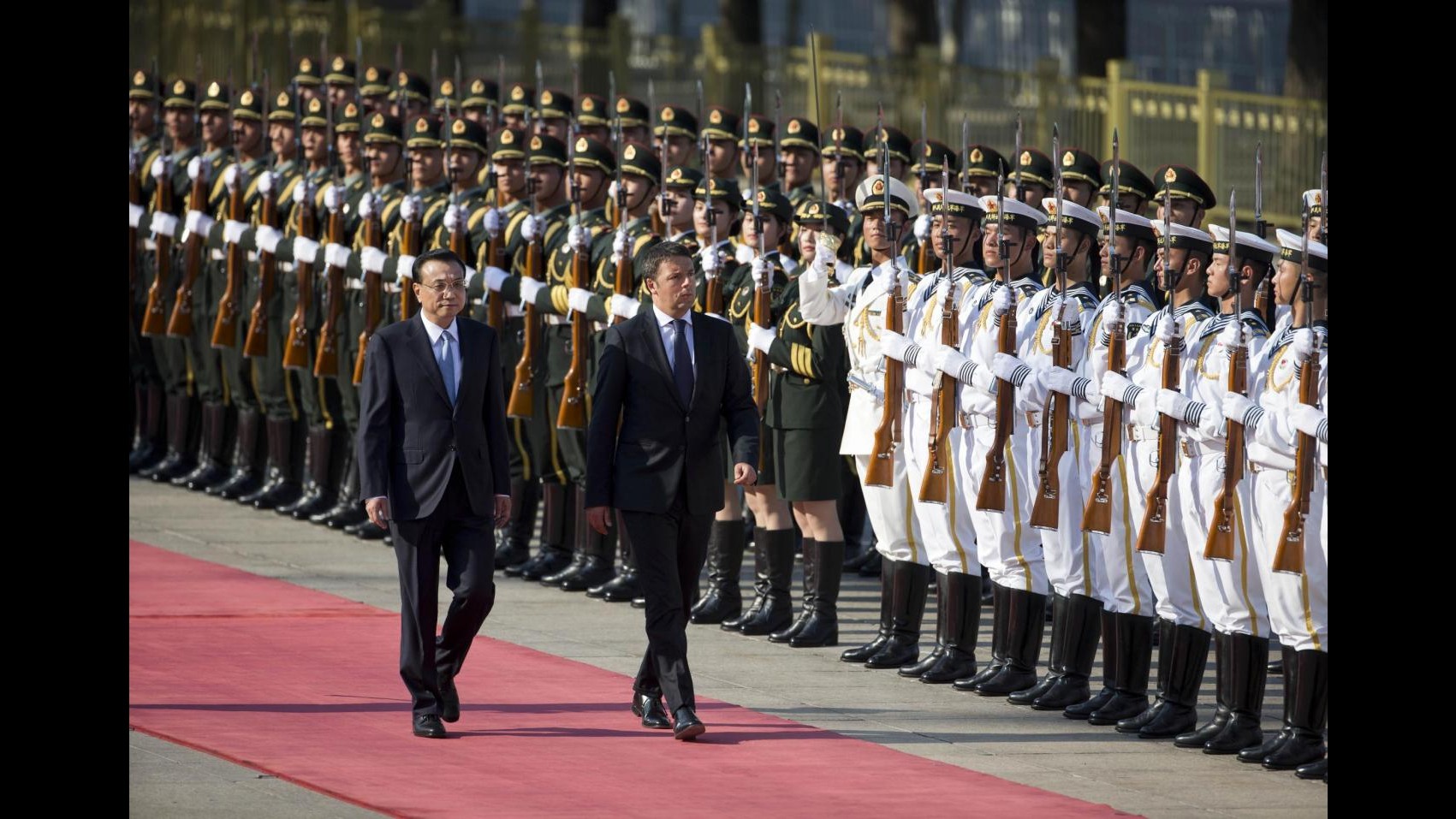 Renzi riceve da Xi Jinping i complimenti per le riforme