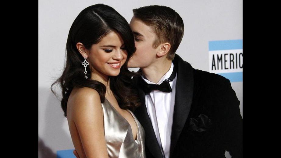 Selena Gomez in Norvegia da Justin Bieber, lui prenota 2 parchi a Dubai