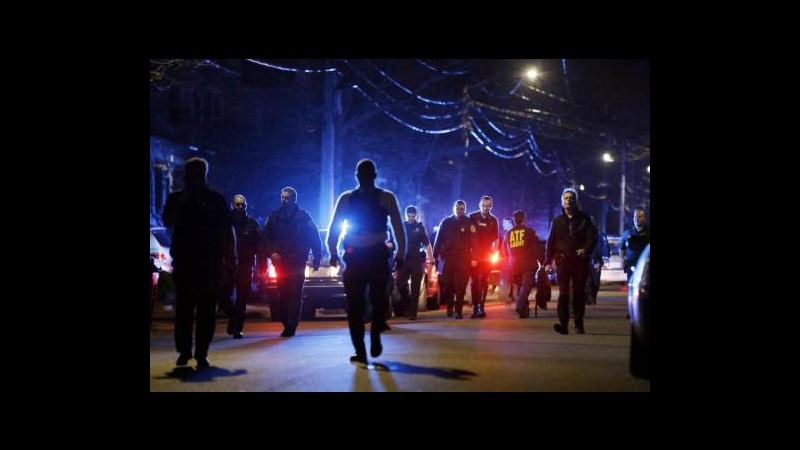 Boston, morto un attentatore. Assedio a Watertown per trovare fratello