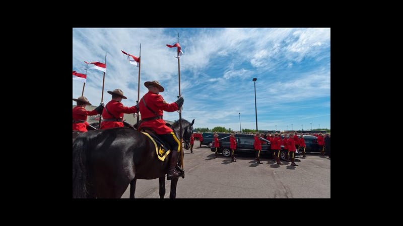 Canada, 2.700 poliziotti a funerali dei 3 agenti uccisi a Moncton