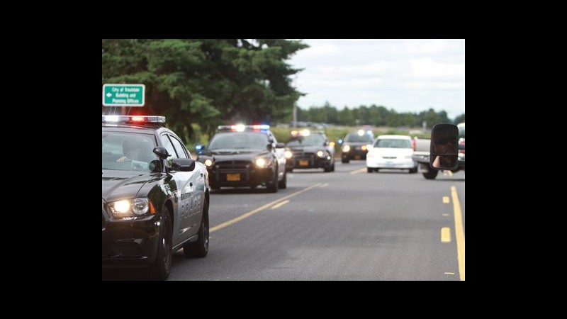 Usa, uomo armato uccide studente in liceo vicino Portland