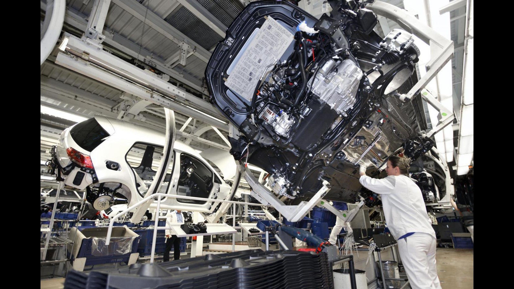 Istat: Fatturato industria febbraio -1% su mese, -4,7% su anno