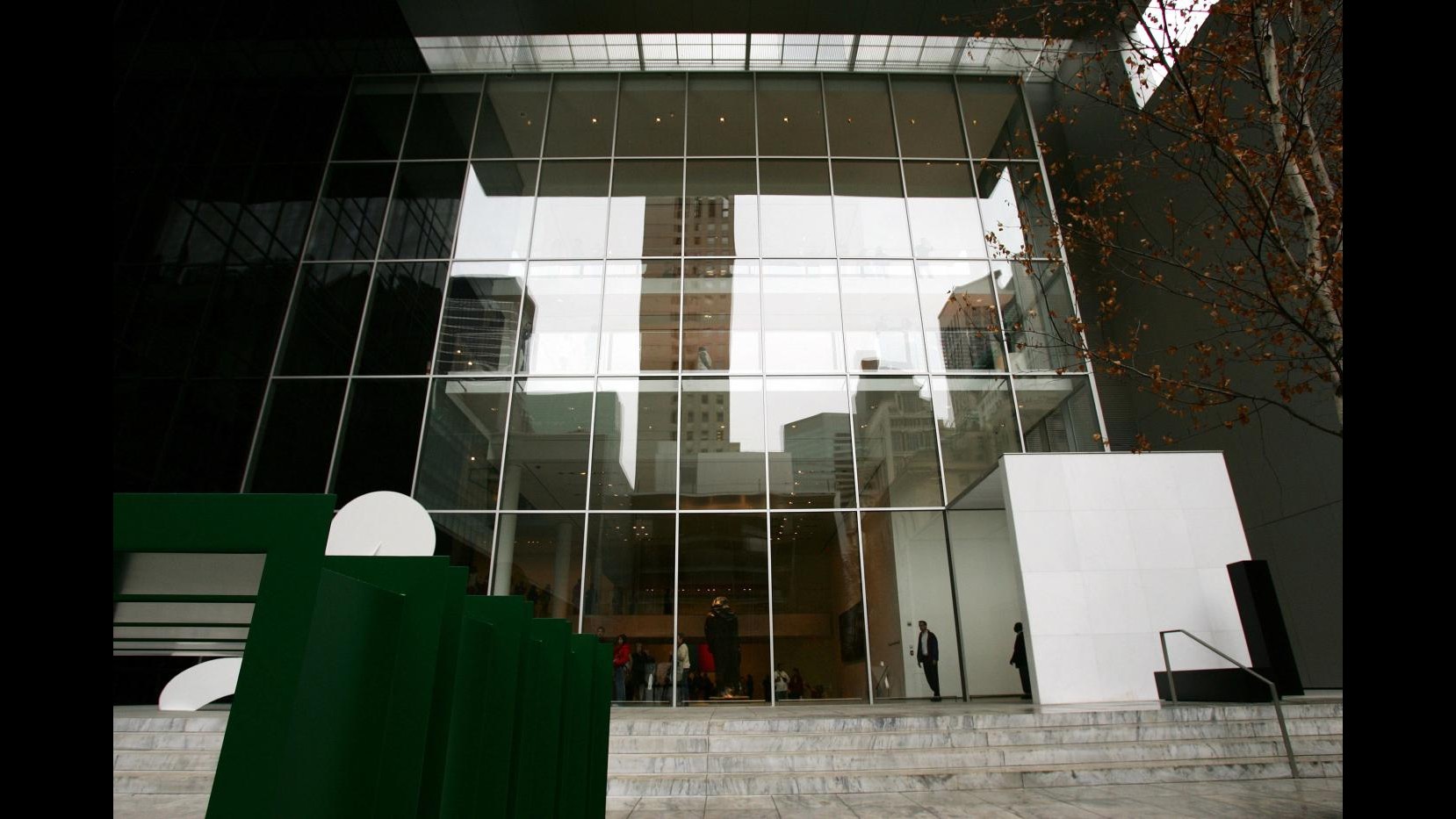 Newyorkesi contro decisione del Moma di demolire il Folk Art Museum