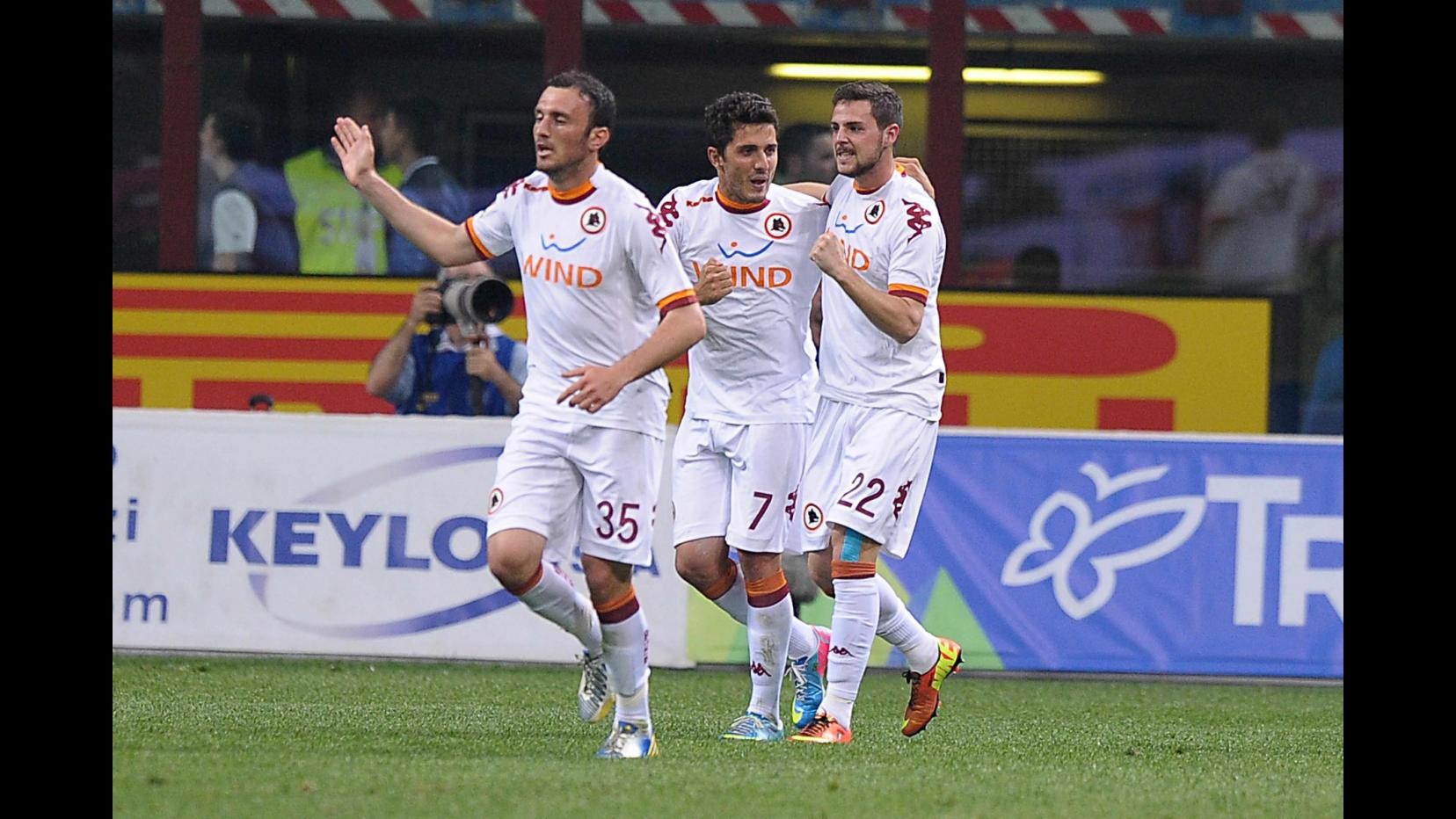Coppa Italia, bis Destro: Roma affonda Inter e si regala finale-derby