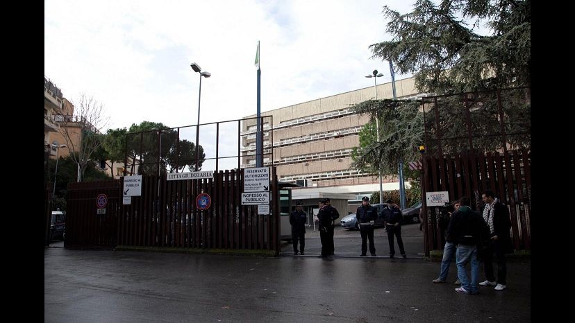 Chiesti 16 anni per ‘gestore’ giro Baby squillo Parioli, 6 per madre di una ragazza