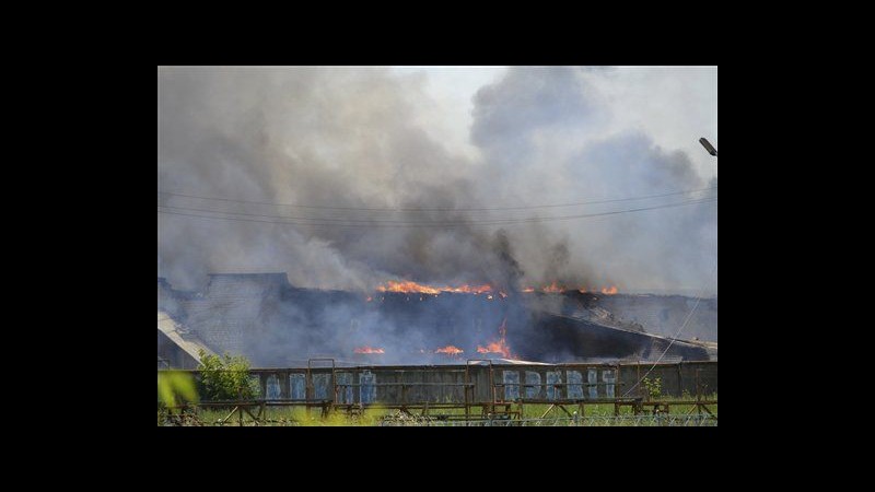 Ucraina, palazzi di Slovyansk danneggiati da colpi mortaio