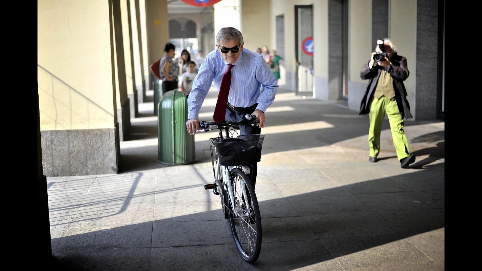 Piemonte, Chiamparino si insedia in Regione e arriva in bici