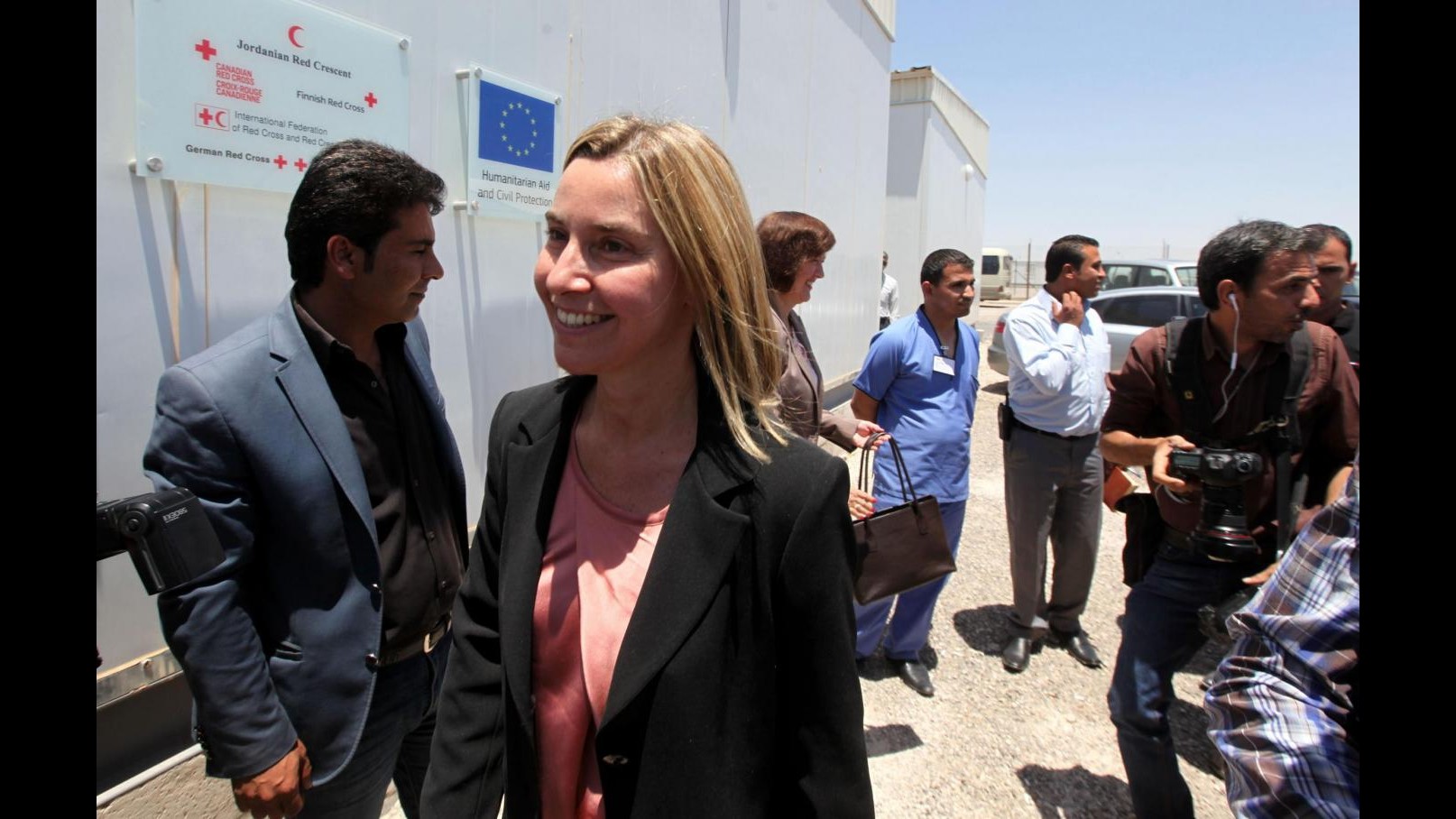 Siria, Mogherini al campo profughi di Azraq: Stop alla guerra