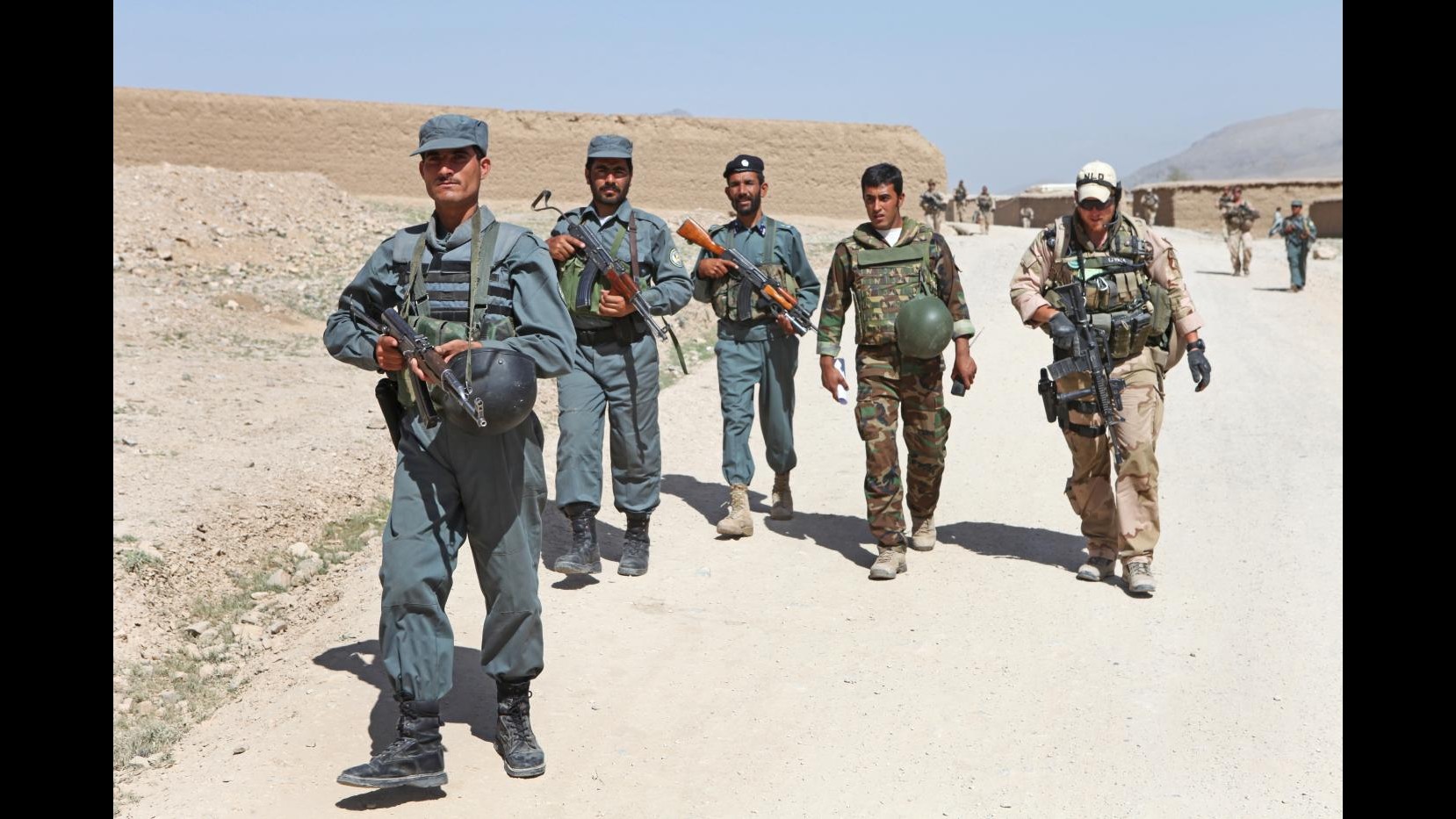 Afghanistan, attacco contro base polizia nell’est: muore guardia