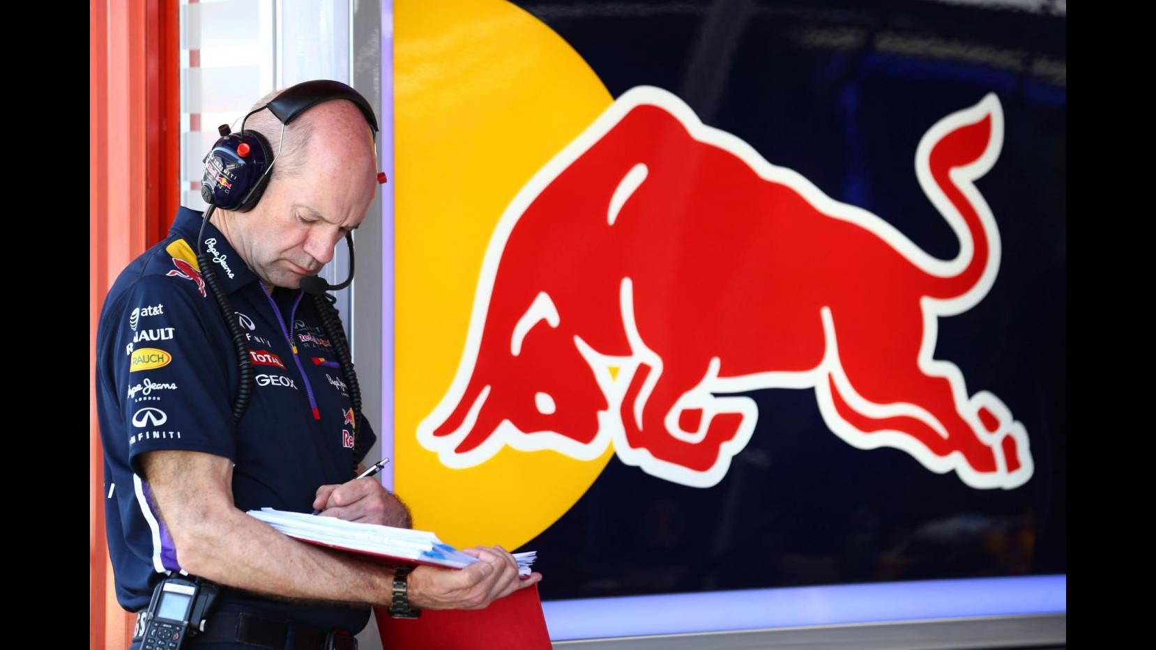 F1, Adrian Newey rinnova con la Red Bull: contratto pluriennale