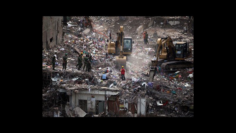 Bangladesh, terminate le ricerche in palazzo Dacca: 1.127 i morti