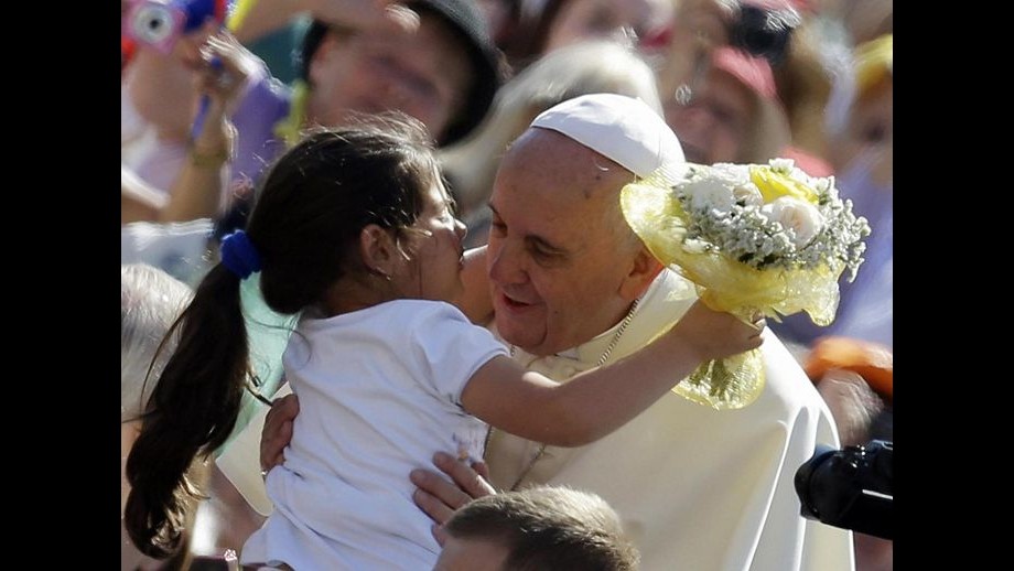 Papa in piazza San Pietro per 70 anni Csi: Non accontentarsi di ‘pareggio’ mediocre