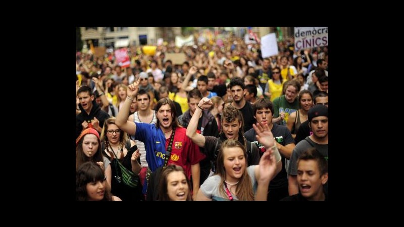 Spagna, 2° anniversario indignados: migliaia in piazza in 12 città