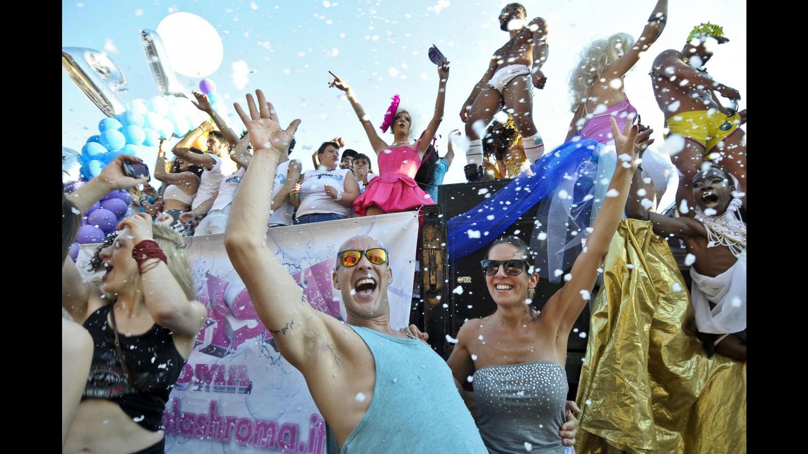 Roma, alle 16.30 parte il corteo del Gay Pride 2014