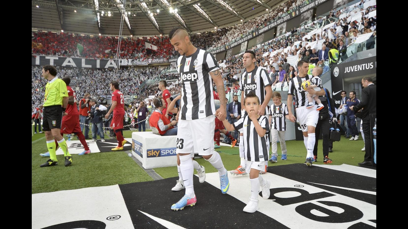 Juventus fermata da Cagliari: 1-1, è festa scudetto ma sfuma il record