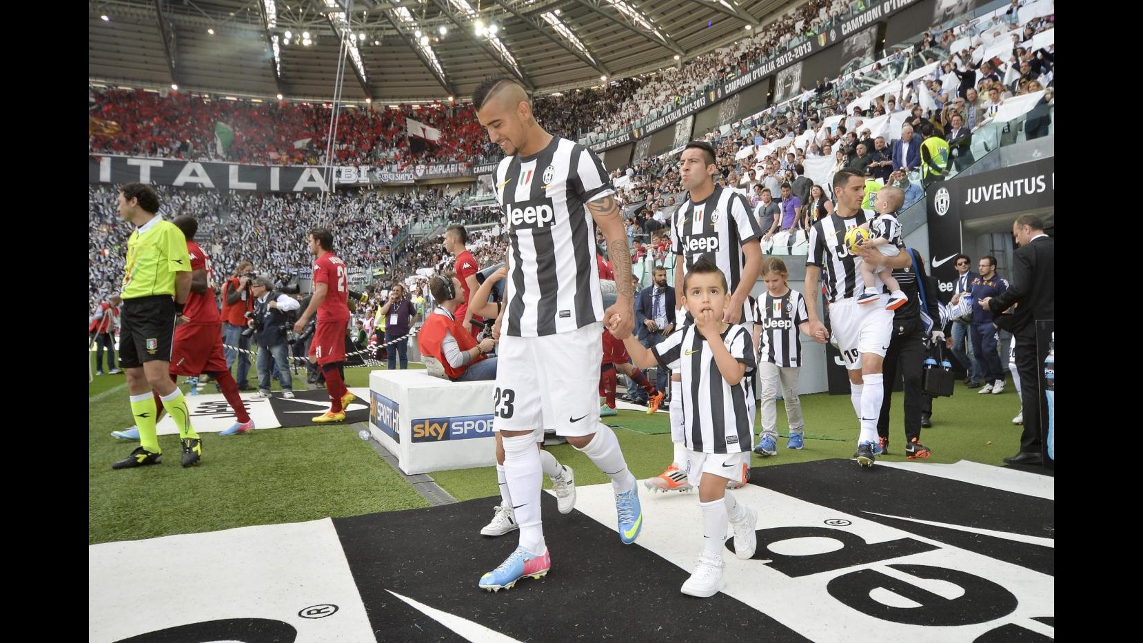 Ibarbo-Vucinic, Juventus pareggia con Cagliari nel giorno della festa
