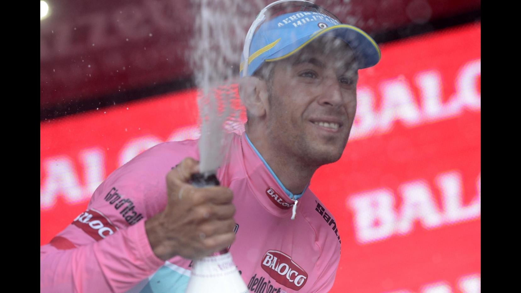 Giro d’Italia, 8/a tappa: crono a Dowsett, Nibali nuova maglia rosa